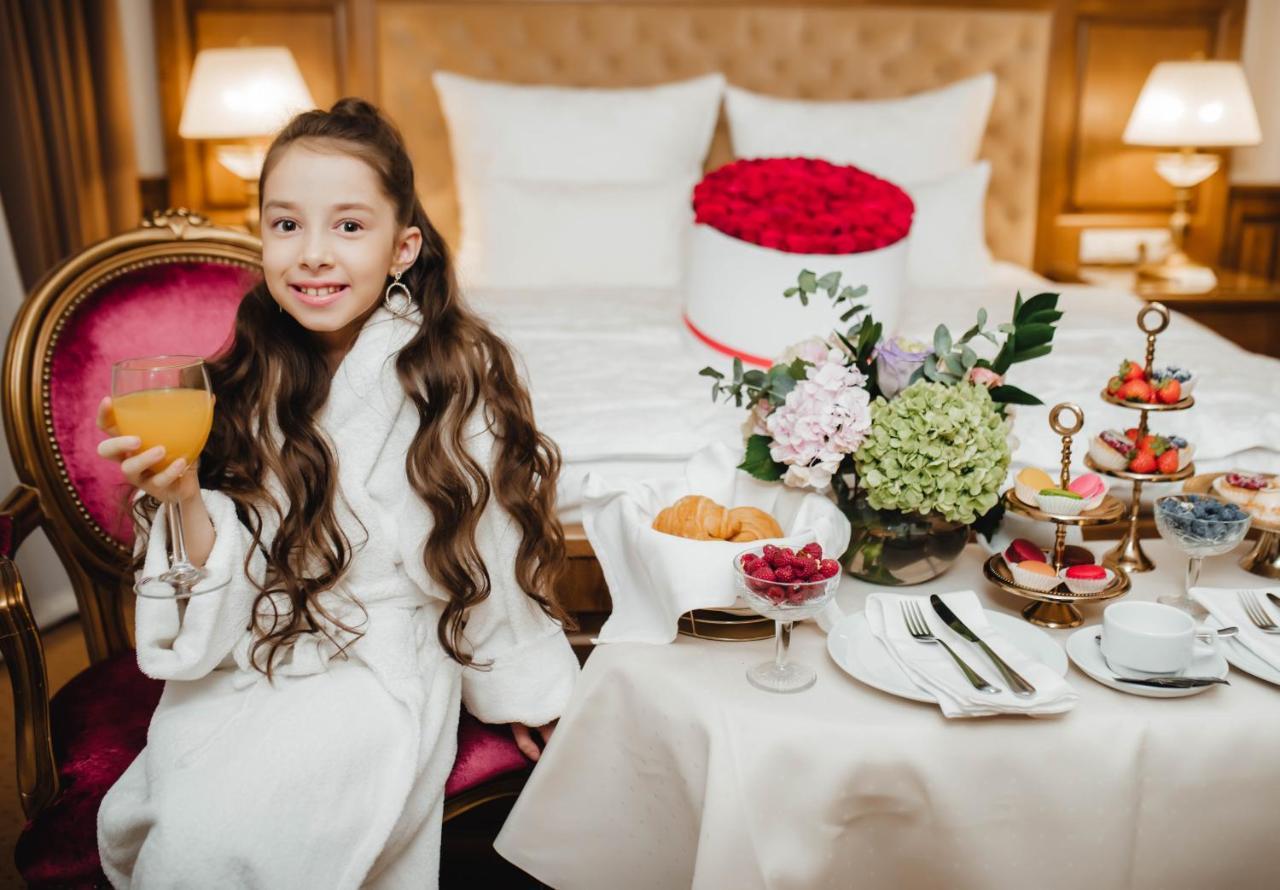 Nadiya Hotel Ivano Frankivsk Bagian luar foto